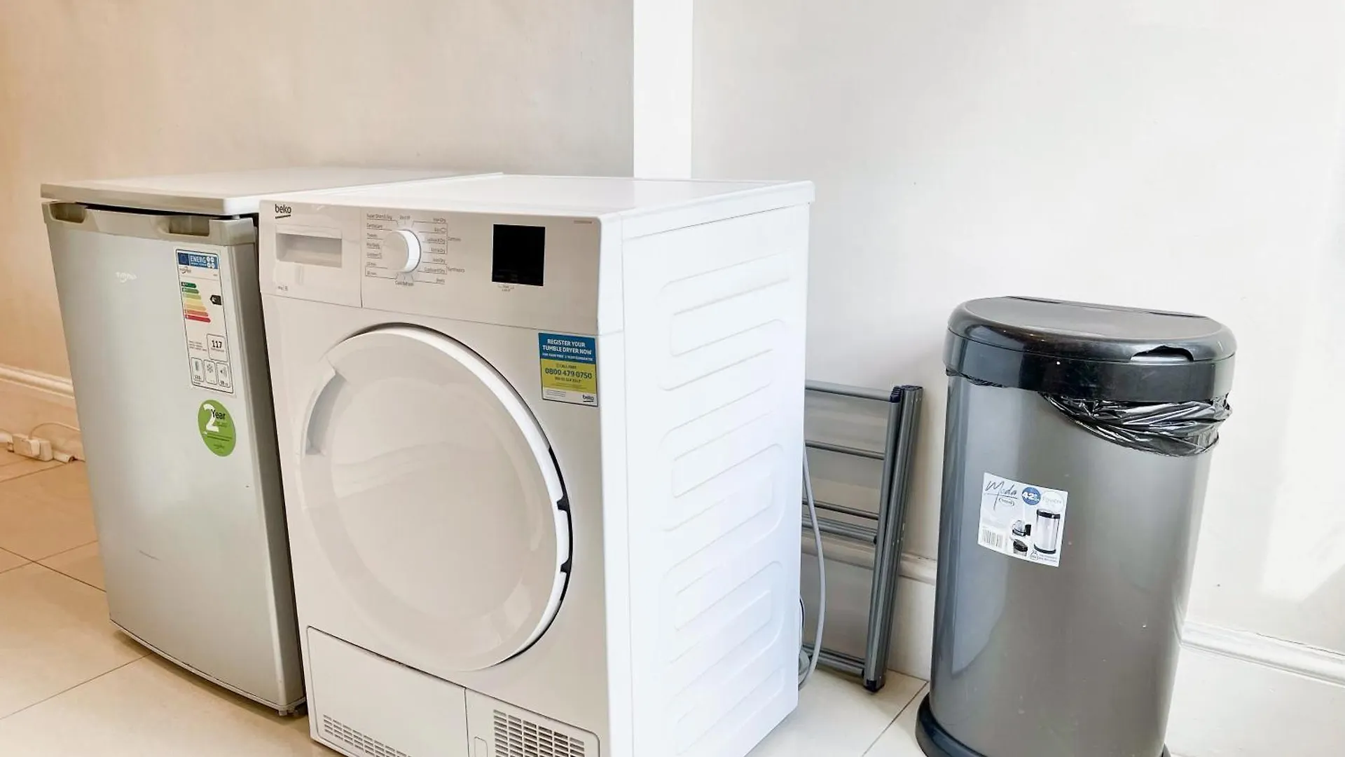 Apartment Ilford 3-Bedroom Home With Garden & Free Parking Near Barking