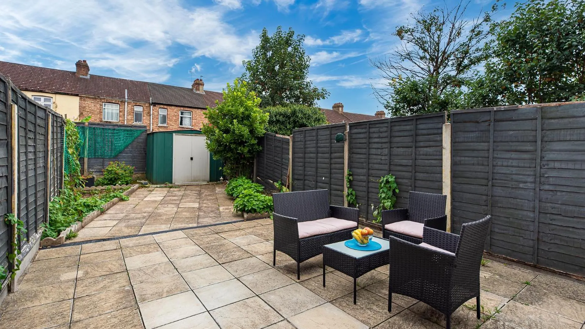 Apartment Ilford 3-Bedroom Home With Garden & Free Parking Near Barking United Kingdom