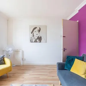  Apartment Cosy 1 Bedroom Flat Near Town Centre